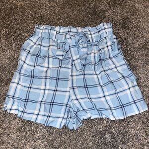 Rue 21 baby blue and white plaid shorts with a bow, size S